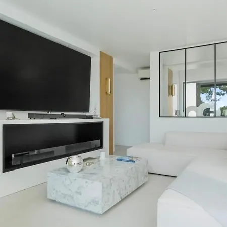 Вілла Cap D'antibes Villa, 6 People, Sea View, Air Conditioning